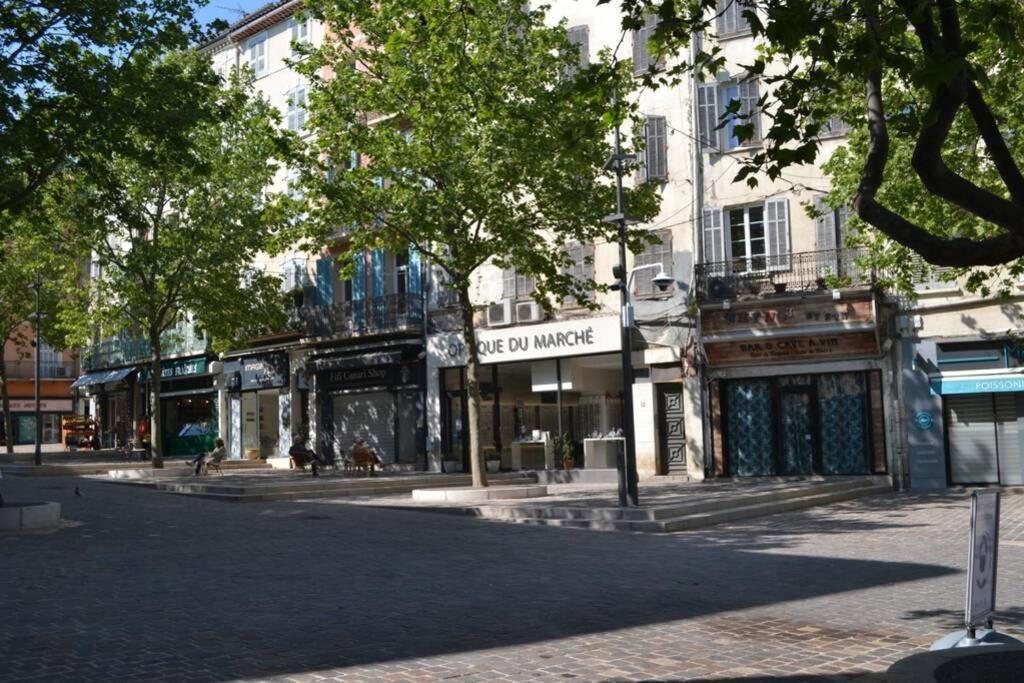 Appartement 50M2 Centre Marche Wifi Tribunal Draguignan Luaran gambar